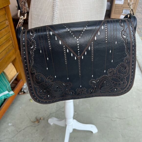 Patricia Nash Black Leather Crossbody Used once Adorable - Picture 2 of 10